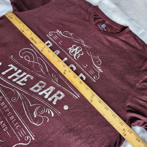 Rock & Republic Y2K Grunge Raise The Bar Music Burgundy Red XL Graphic T-Shirt R - Picture 5 of 6